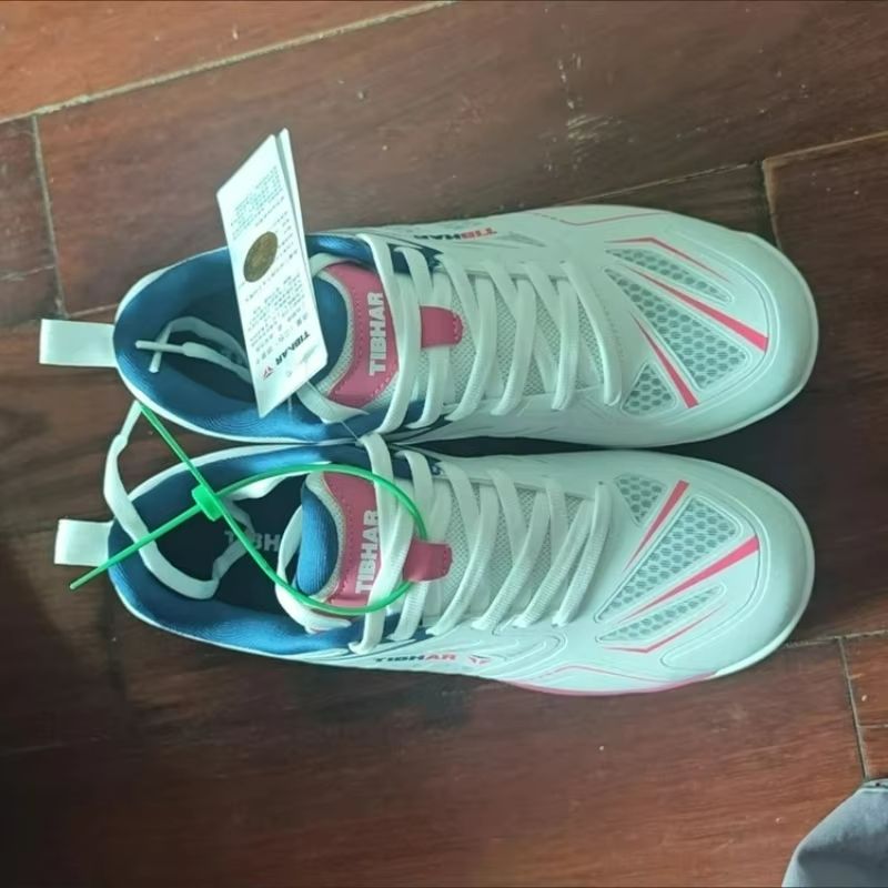 Badminton Shoes Men - 高級ブランド卓球シューズ滑り止めバドミントンシューズ超軽量屋内コートシューズ耐久性のあるテニスシューズカップル用